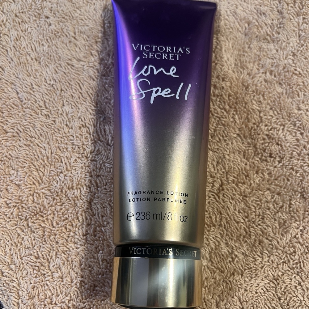 Victoria's Secret Love Spell Fragrance Lotion - 8oz New Sealed